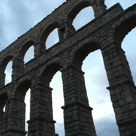 Apartamento El Balcon Del Acueducto * Segovia